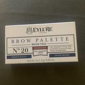 Elyure Brow Palette. Brow trio. Mid brown new in box